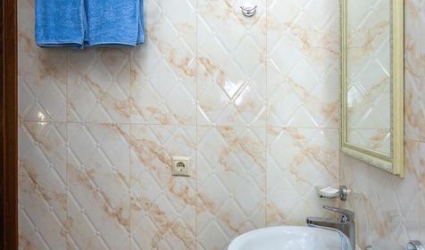 Двухместный полулюкс с видом на бассейн. Гостевой дом Юг, Туапсинский район, п. Небуг