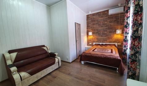 Домик трехкомнатный шестиместный