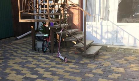 На переулке Изумрудном