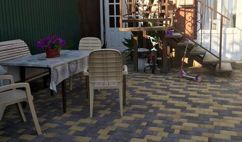 На переулке Изумрудном