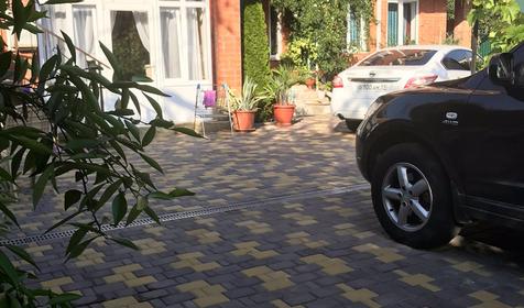 На переулке Изумрудном