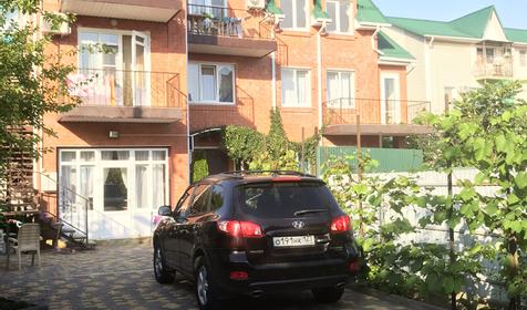 На переулке Изумрудном