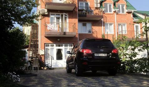 На переулке Изумрудном