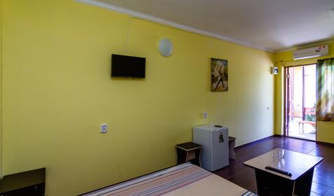 Стандарт двухместный с отдельным выходом на улицу. Отель Симба. Туапсе, Лермонтово