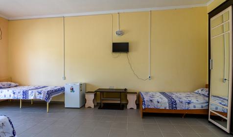 Стандарт пятиместный с отдельным выходом на улицу. Отель Симба, Туапсе, Лермонтово