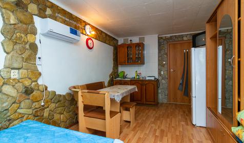 Двухместный с кухней, 1 этаж. Гостевой комплекс по ул. Черноморская 27, Туапсинский район, п. Ольгинка