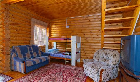 Двухэтажный домик. Гостевой комплекс по ул. Черноморская 27, Туапсинский район, п. Ольгинка