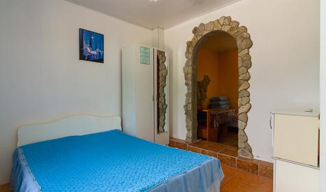 Трехместный с кухней, 2 этаж. Гостевой комплекс по ул. Черноморская 27, Туапсинский район, п. Ольгинка