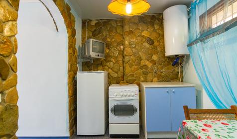 Четырехместный с кухней, 1 этаж. Гостевой комплекс по ул. Черноморская 27, Туапсинский район, п. Ольгинка