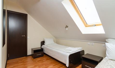 Трехместный с гардеробной, без балкона (№25). Гостевой дом Адмирал, Туапсе, Небуг