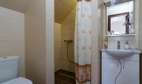 Трехместный с гардеробной, без балкона (№25). Гостевой дом Адмирал, Туапсе, Небуг