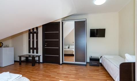 Пятиместный двухкомнатный без балкона (№27). Гостевой дом Адмирал, Туапсе, Небуг