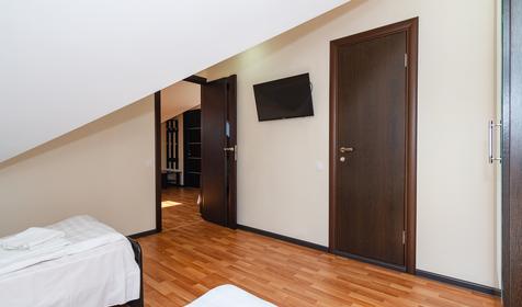 Пятиместный двухкомнатный без балкона (№27). Гостевой дом Адмирал, Туапсе, Небуг