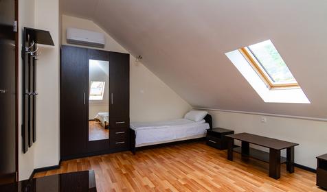 Трехместный без балкона (№29). Гостевой дом Адмирал, Туапсе, Небуг