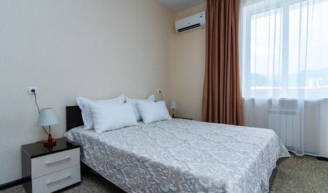 Трехместный с гардеробной и балконом (№18) с гардеробной и балконом (№18). Гостевой дом Адмирал, Туапсе, Небуг