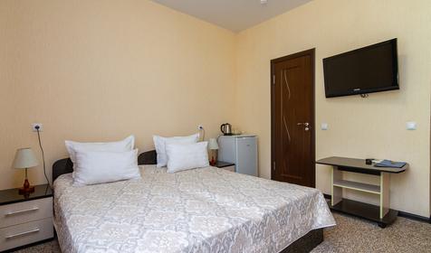 Трехместный с балконом (№19). Гостевой дом Адмирал, Туапсе, Небуг