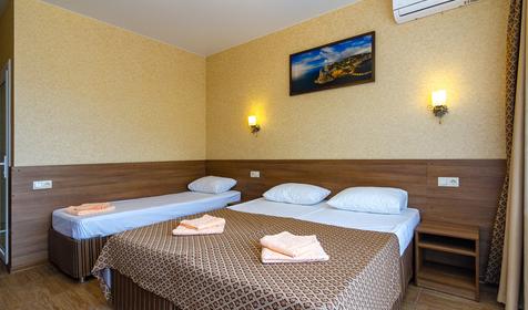 Стандарт трехместный. Гостевой дом Юлия. Сочи, Лоо