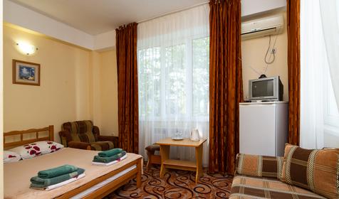 Трехместный стандарт. Гостевой дом Городок, п. Лазаревское