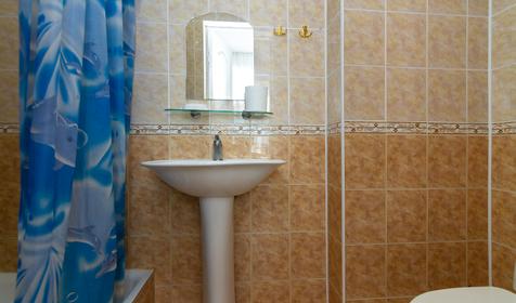 Трехместный стандарт с балконом. Гостевой дом Городок, п. Лазаревское