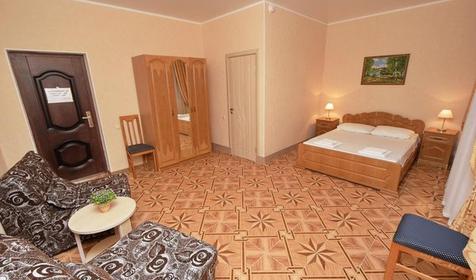 Стандарт трехместный, цокольный этаж. Касабланка, г. Геленджик