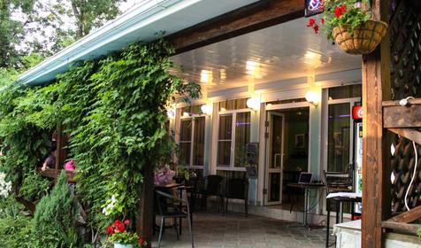 Кафе. Мини-отель Изумрудный, г. Геленджик, п. Кабардинка