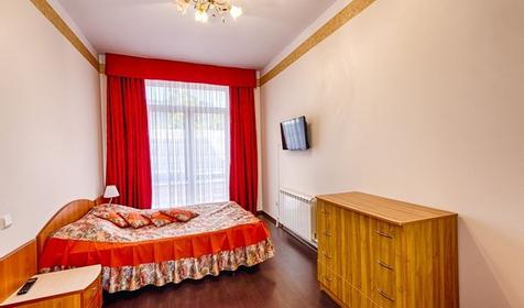 Семейный четырехместный. Гостиница Круиз на Серафимовича. Геленджик