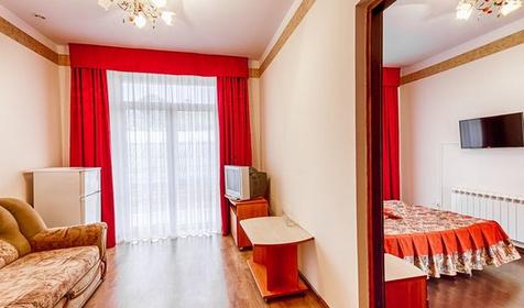 Семейный четырехместный. Гостиница Круиз на Серафимовича. Геленджик