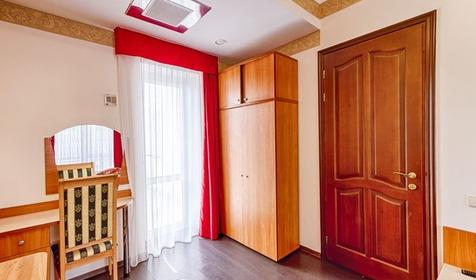 Семейный четырехместный. Гостиница Круиз на Серафимовича. Геленджик