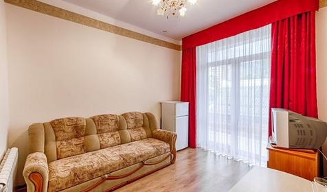 Семейный четырехместный. Гостиница Круиз на Серафимовича. Геленджик