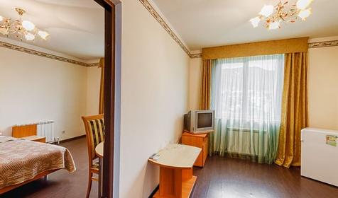 Семейный четырехместный. Гостиница Круиз на Серафимовича. Геленджик