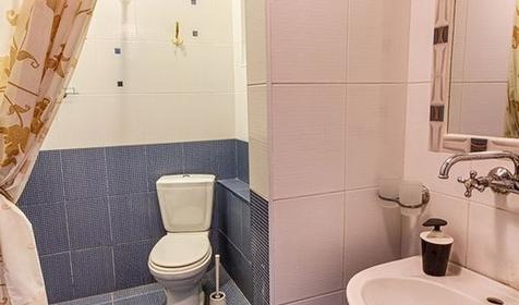 Стандарт двухместный (цоколь). Гостиница Круиз на Серафимовича. Геленджик