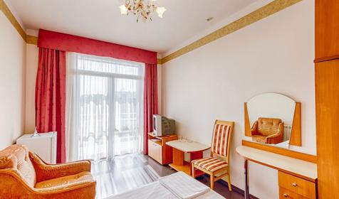 Стандарт двухместный. Гостиница Круиз на Серафимовича. Геленджик