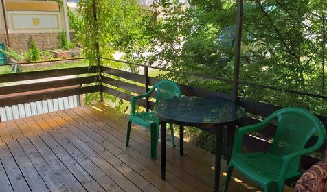 Трехместный