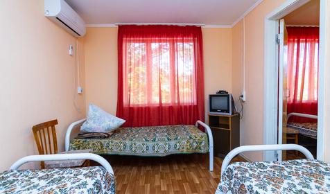 Двухкомнатный четырехместный. База отдыха Дружба, г. Геленджик, с. Архипо-Осиповка