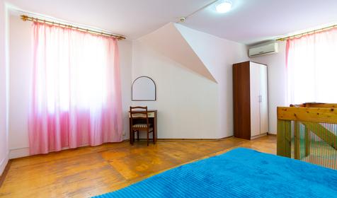 Четырехместный двухъярусный коттедж. База отдыха Дружба, г. Геленджик, с. Архипо-Осиповка