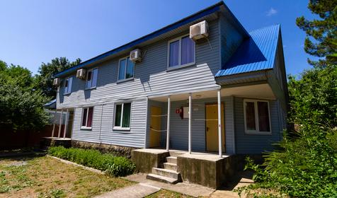 Четырехместный двухъярусный коттедж. База отдыха Дружба, г. Геленджик, с. Архипо-Осиповка