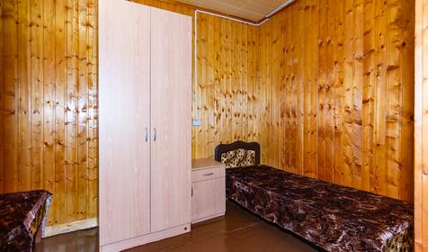 Трех-, четырехместный (со всеми удобствами). База отдыха Русалочка, г. Анапа, ст. Благовещенская