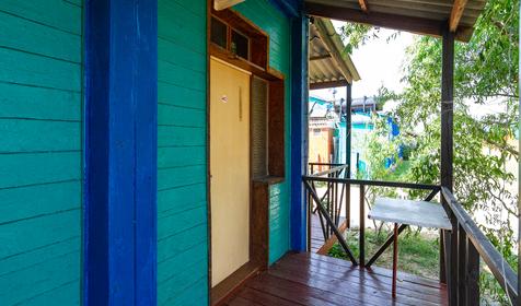 Трех-, четырехместный (со всеми удобствами). База отдыха Русалочка, г. Анапа, ст. Благовещенская