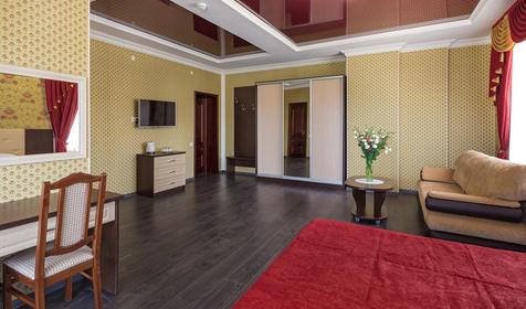 Полулюкс четырехместный. Отель Royal (Роял). Геленджик