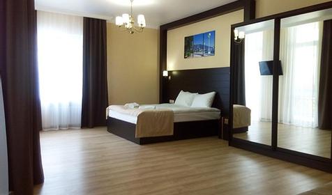 Люкс с балконом. Мини-отель Alpen House (Альпен Хаус). Геленджик