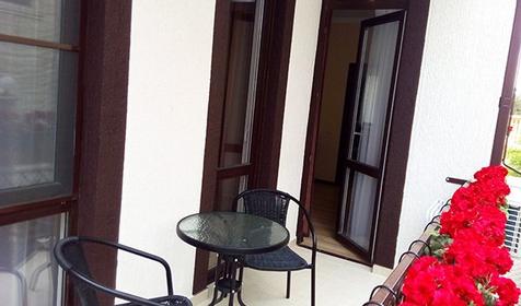 Люкс с балконом. Мини-отель Alpen House (Альпен Хаус). Геленджик