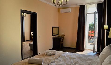 Полулюкс. Мини-отель Alpen House (Альпен Хаус). Геленджик