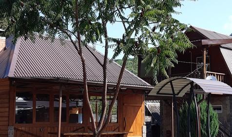 Домик у реки Дах