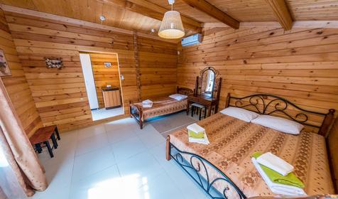 Стандарт трехместный. Гостевой комплекс Хуторок, Анапа