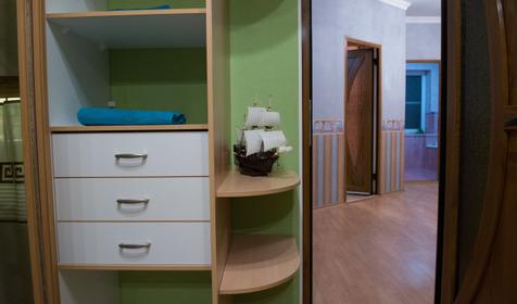 Шестиместный мужской