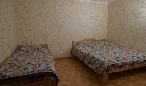 трехместный номер с душевой комнатой