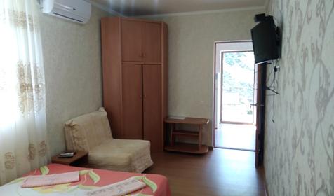 Коттедж двухкомнатный с кухней и балконом