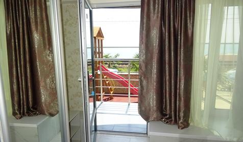 Люкс двухкомнатный с видом на море (с кухней и отдельным входом)