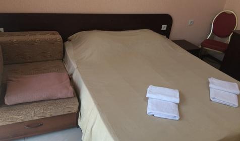 Трехместный комфорт с балконом и боковым видом на море