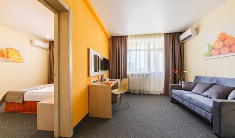 Семейный двухкомнатный. Отель Мандарин (бывш. "Агат"). Анапа, Пионерский проспект